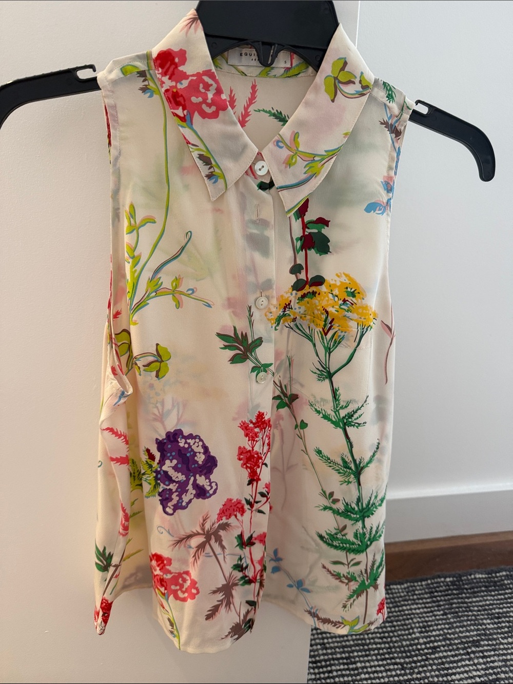 Equipment Sleeveless Floral Button-Up Blouse in Cream with Multicolor Blooms